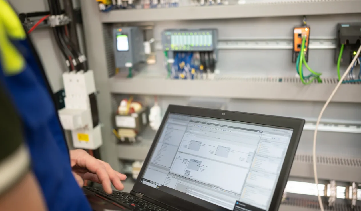 Fehlersuche in SPS-Programmen: systematisch eingrenzen statt raten